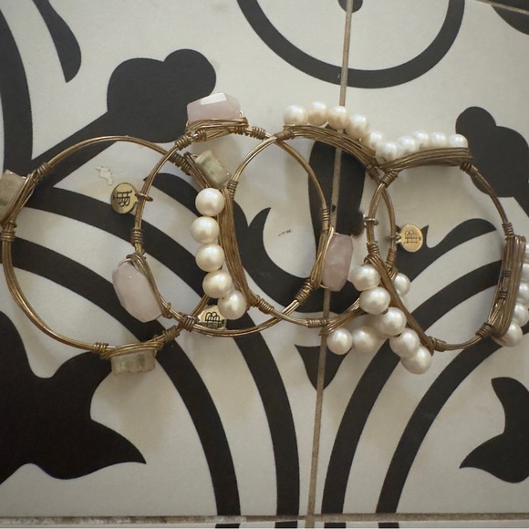 4 bourbon and bow ties bangles - Picture 3 of 3